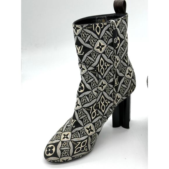 Louis Vuitton 1854 Monogram Ankle Heeled Boots *SIZE 39*2020 Collection - Picture 5 of 10
